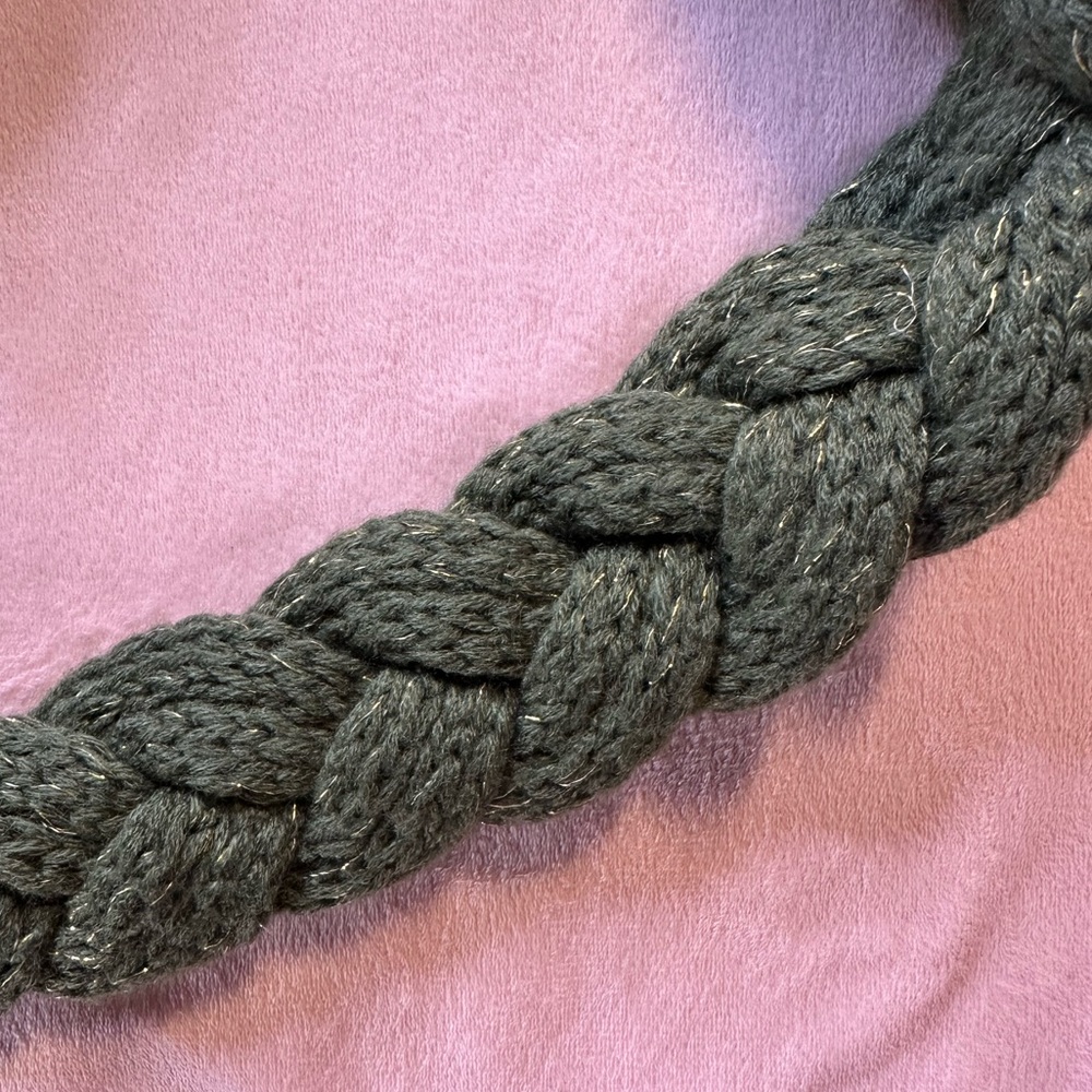 3-Piece Boutique Winter Scarf Bundle · Braided Knit, Shimmer & Patterned Styles - Picture 6 of 12